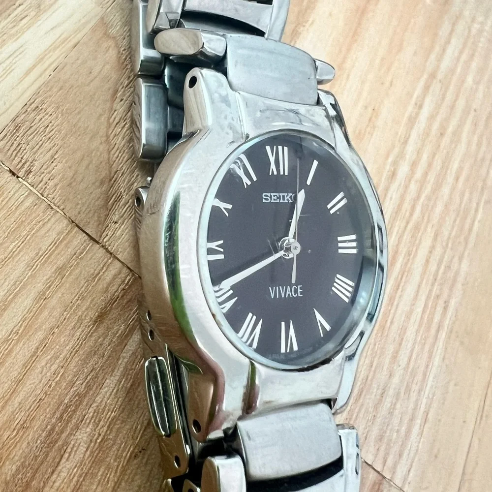 Seiko vivace ladies black dial stainless steel dress watch NEW BATTERY